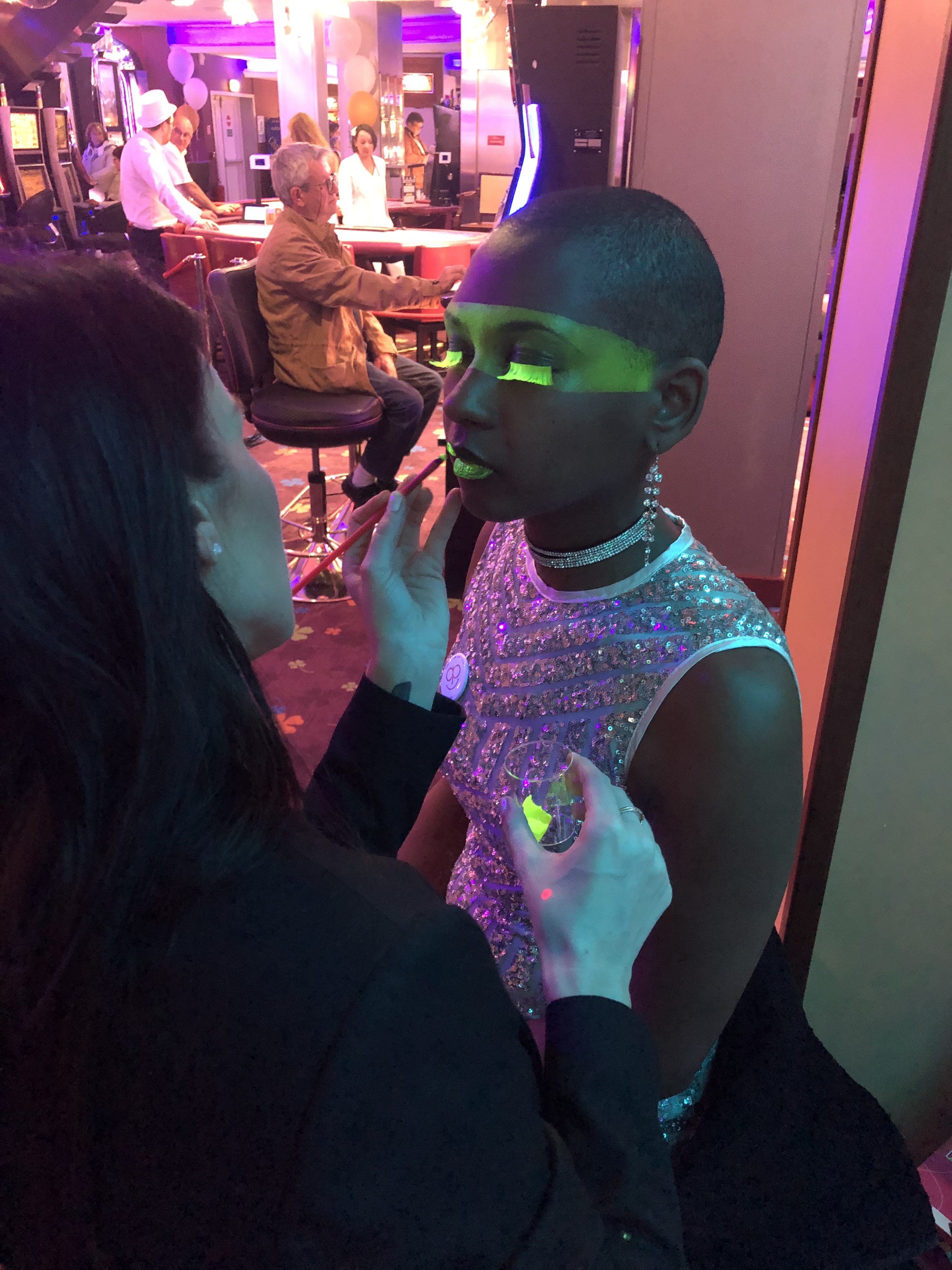 maquillage fluo Nantes